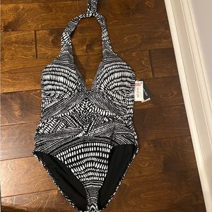 Kenneth Cole size Xl Women’s swim suit